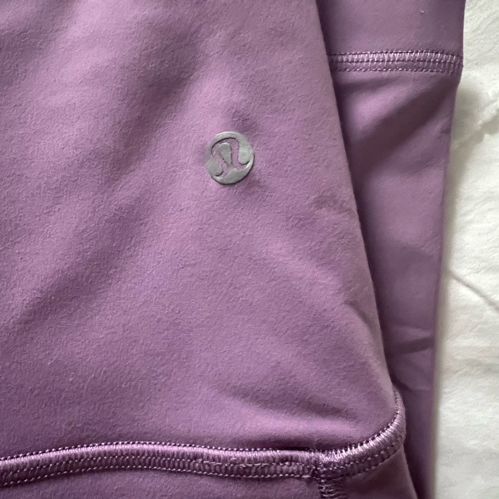 Like-New high wasted Lululemon leggings | size M (6-8) | lilac color